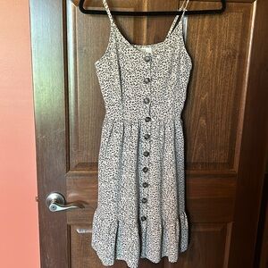 Leopard print dress. EUC. Button front, short sundress